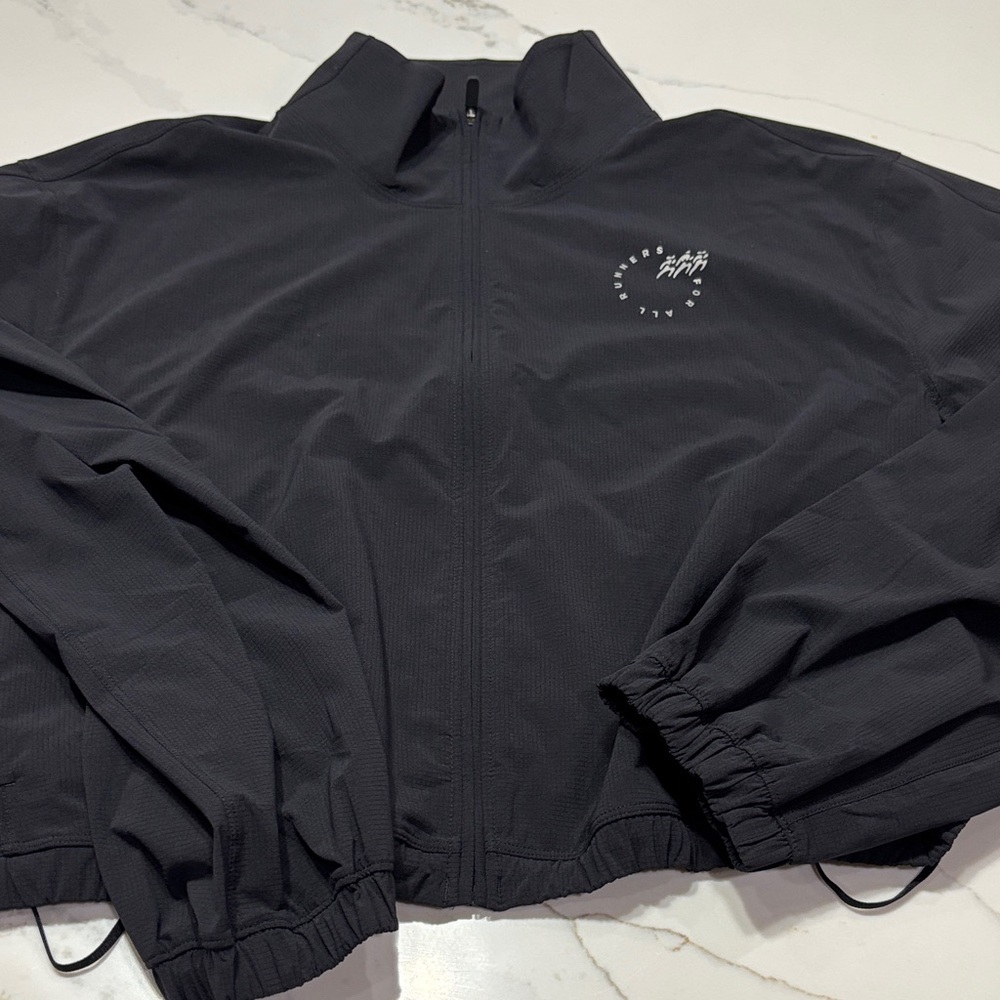 lululemon athletica Black Cropped mile marker run crew Zip-Front Jacket - Picture 3 of 15